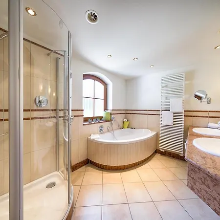 蒙施瓦德林酒店